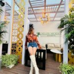 8_travel-international-model-escorts-delhi